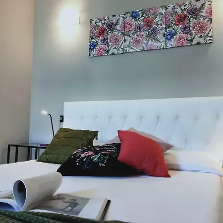 Dimora Dei Cento Apartment *